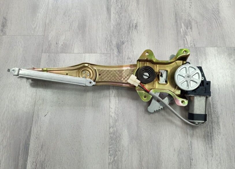 Geely MK Ön Cam Krikosu Sağ