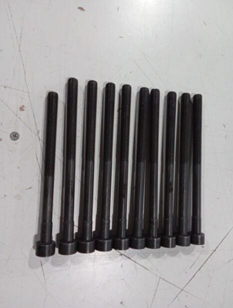 Ssangyong Actyon Sports/Kyron Rexton 2.7 Silindir Kapak Saplama - Takım