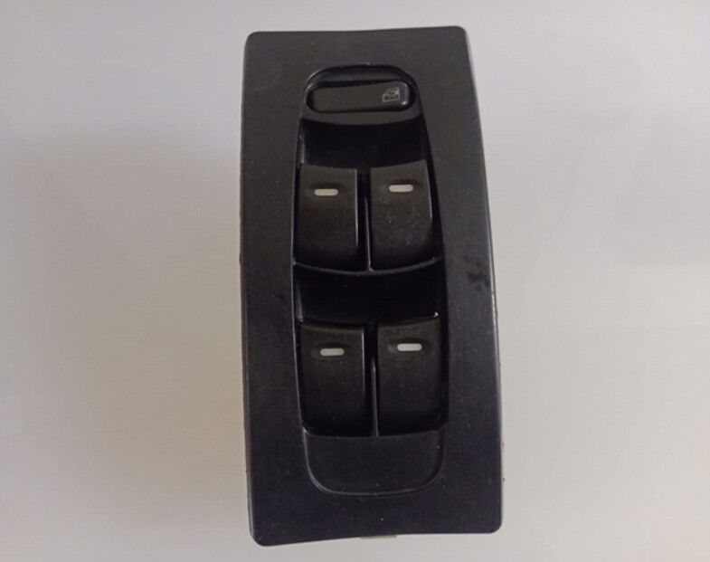 Mahindra Ön Cam Düğmesi 4lü Goa