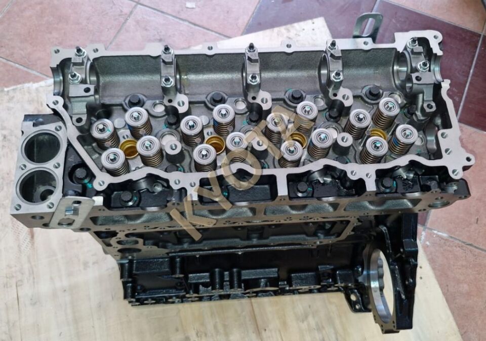 ISUZU NPR75 4HK1 10- Motor Komple KYOTA