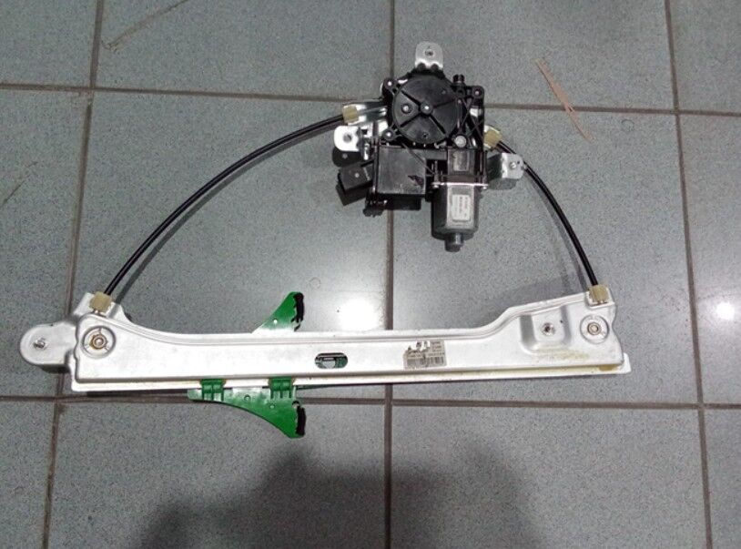 Geely Emgrand Arka Cam Krikosu Sağ Elektrikli