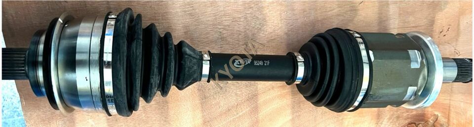 Toyota Hilux Revo 15- Aks Komple R/L Kyota