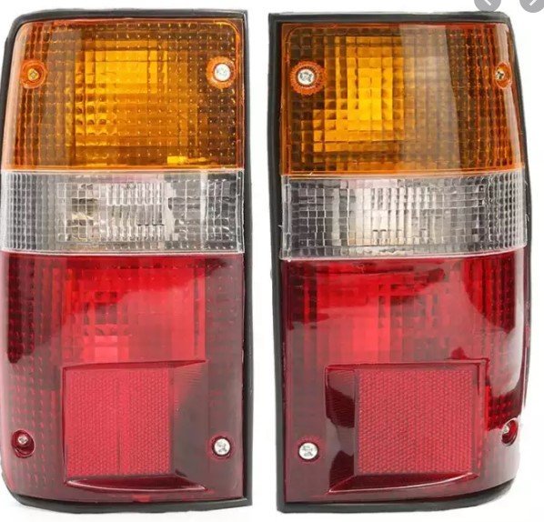 Toyota Hilux LN85/106 2WD/4WD Stop Lamba Camı Sağ 89-97 Dizel