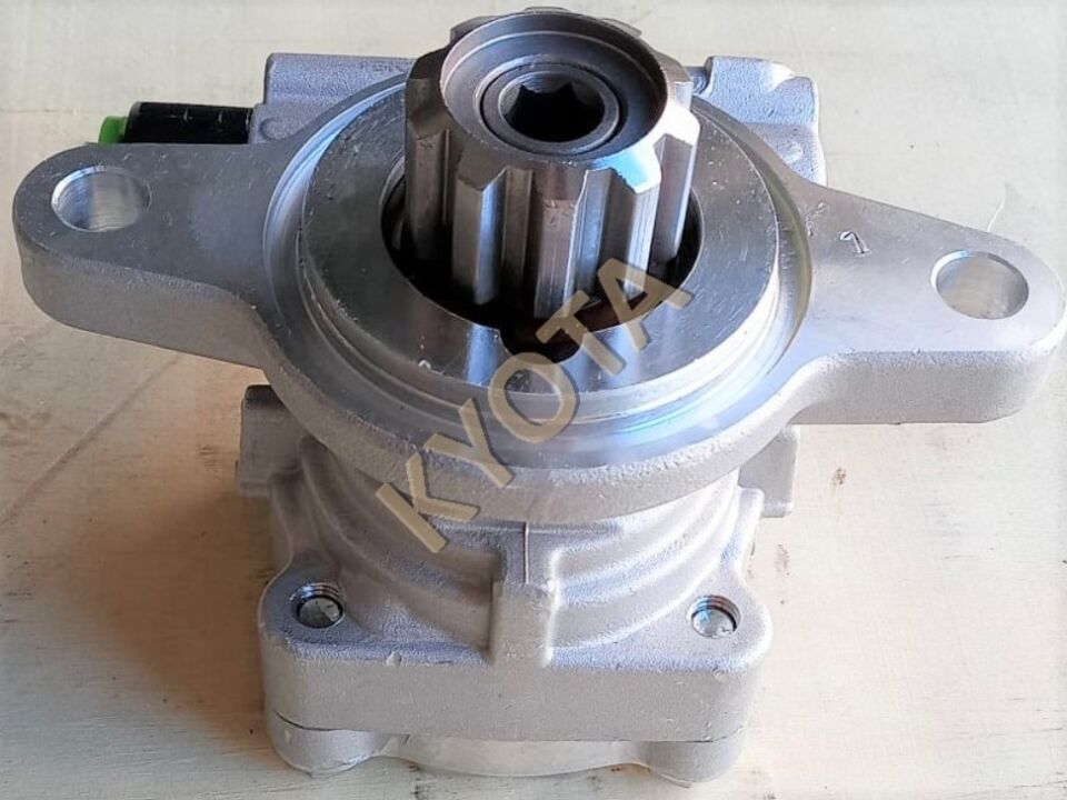 Toyota Hilux Vigo 4x2 - 4x4 06- Direksiyon Pompası