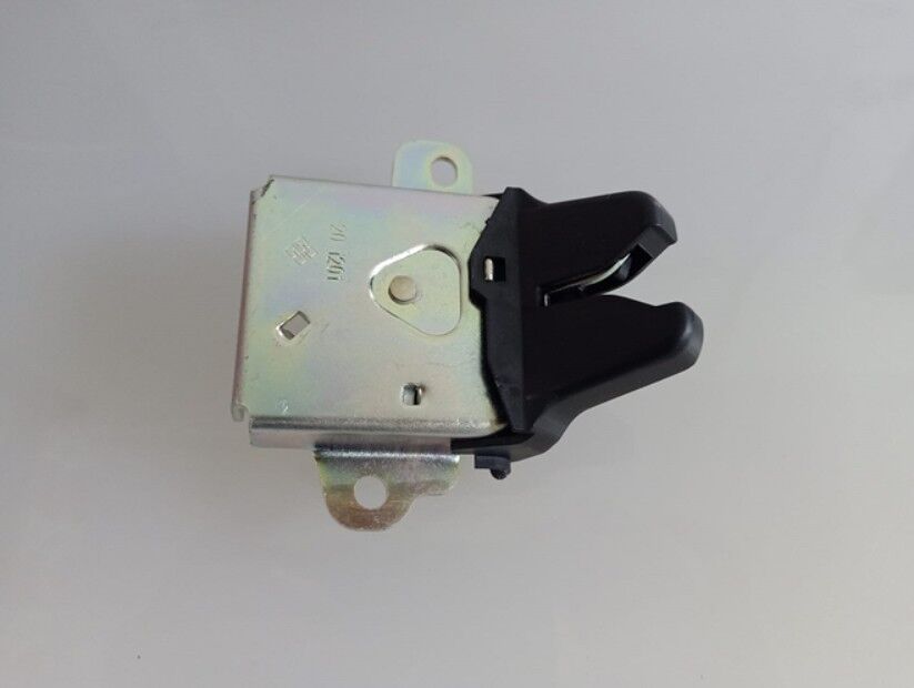 Geely MK Familia Arka Bagaj Kilit