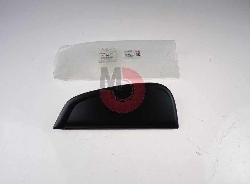 Mitsubishi L200 CR SU 2016 Bakalit Arka Kapı Kenar RH (Sağ) Orj.