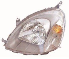 Toyota Yaris (P1) Far Sol 01-02 Benzin