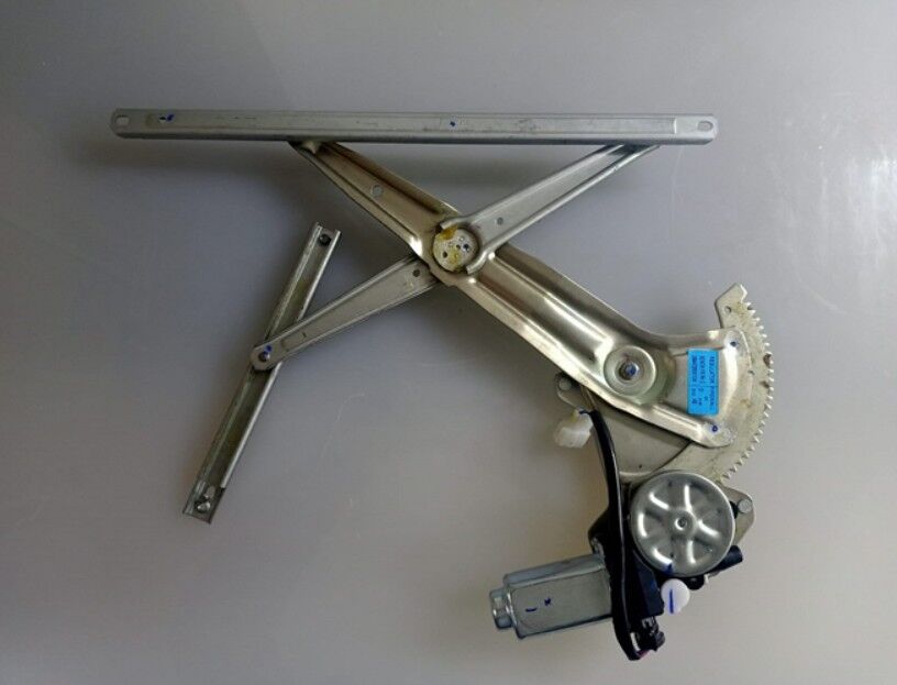 Tata Xenon Ön Cam Kriko Sağ Elekt.