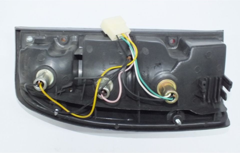 Mazda B2500 2001-2003 Stop Lambası Sağ